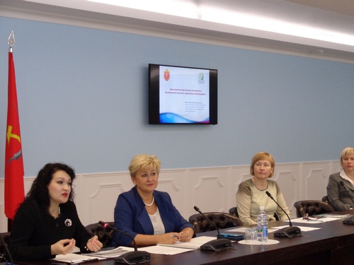 Директор Кризисного центра помощи женщинам Эвелина Шубинская приняла участие в семинар-тренинге уполномоченного по правам человека Татьяны Лариной